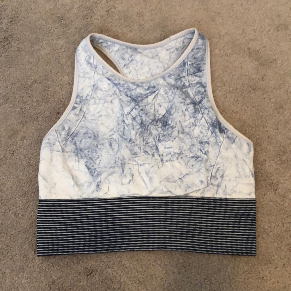 Lululemon sports bra